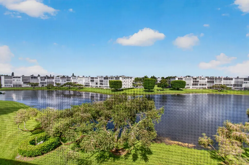 4028 Hythe B Boca Raton FL 33434