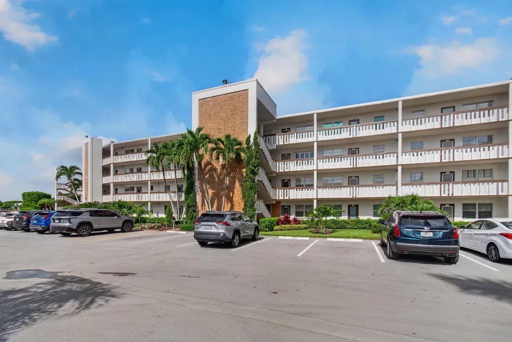 4028 Hythe B Boca Raton FL 33434