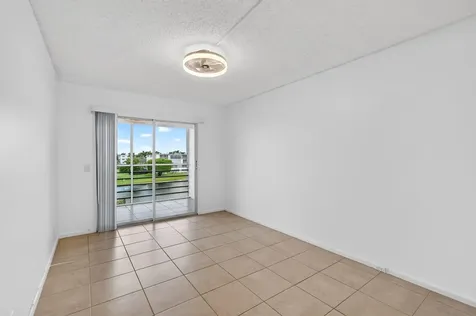 4028 Hythe B Boca Raton FL 33434