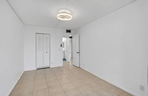4028 Hythe B Boca Raton FL 33434