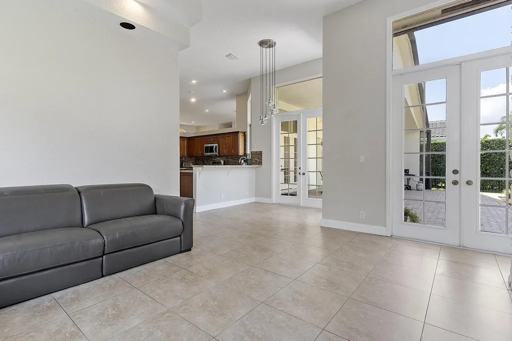 875 Bayside Lane Weston FL 33326