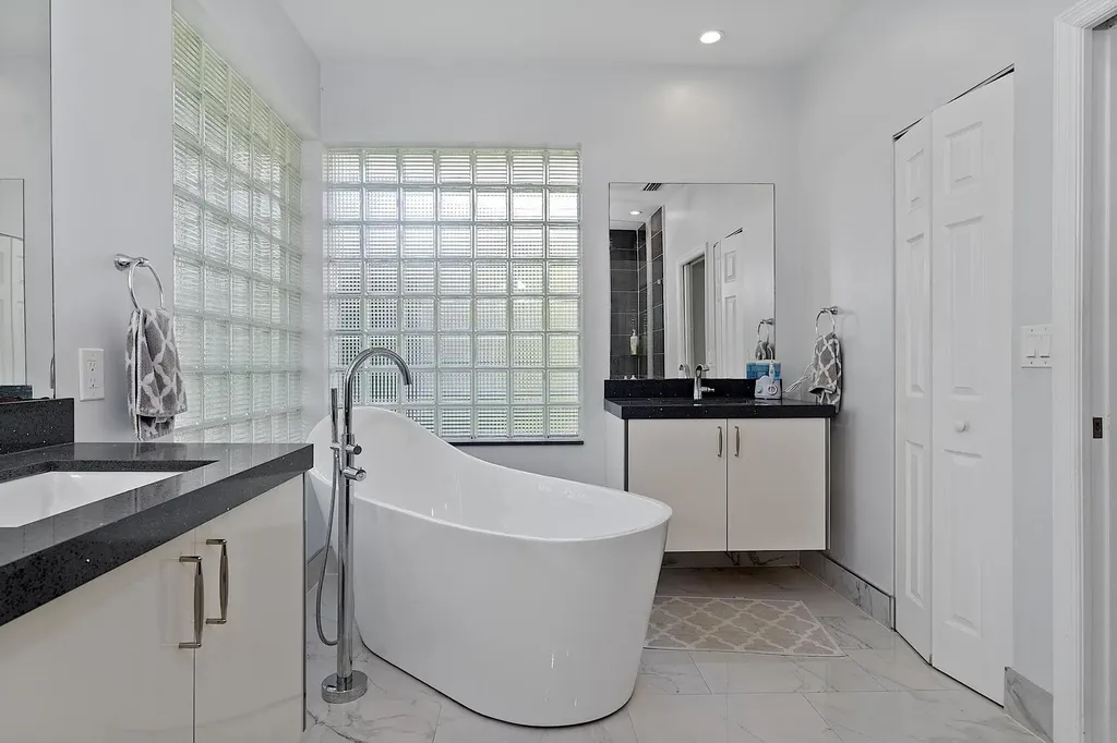 875 Bayside Lane Weston FL 33326