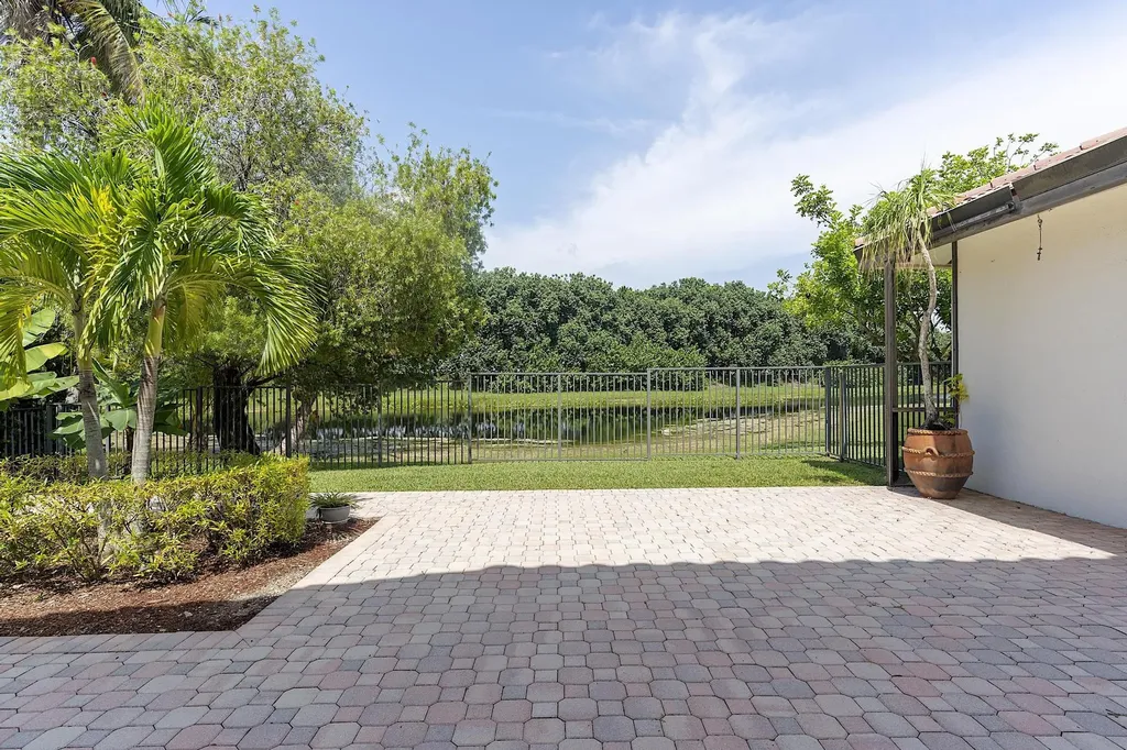 875 Bayside Lane Weston FL 33326