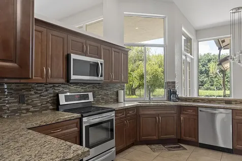 875 Bayside Lane Weston FL 33326
