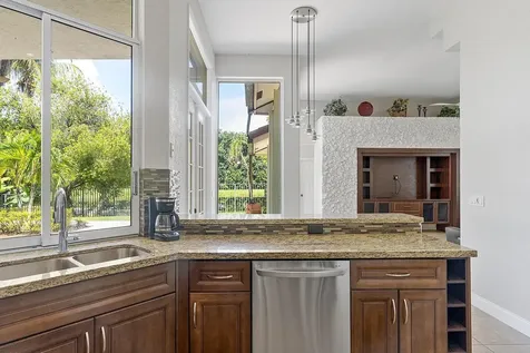 875 Bayside Lane Weston FL 33326