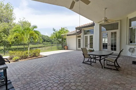 875 Bayside Lane Weston FL 33326