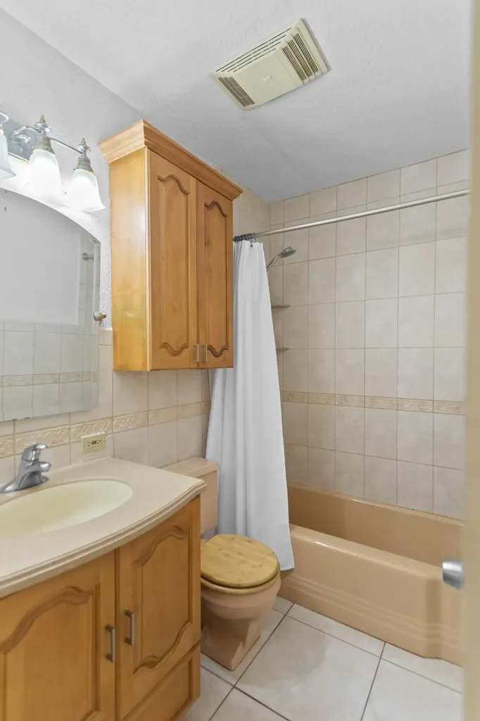 880 E Acre Drive Plantation FL 33317