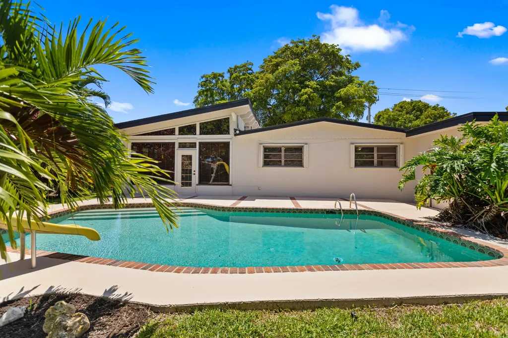 880 E Acre Drive Plantation FL 33317