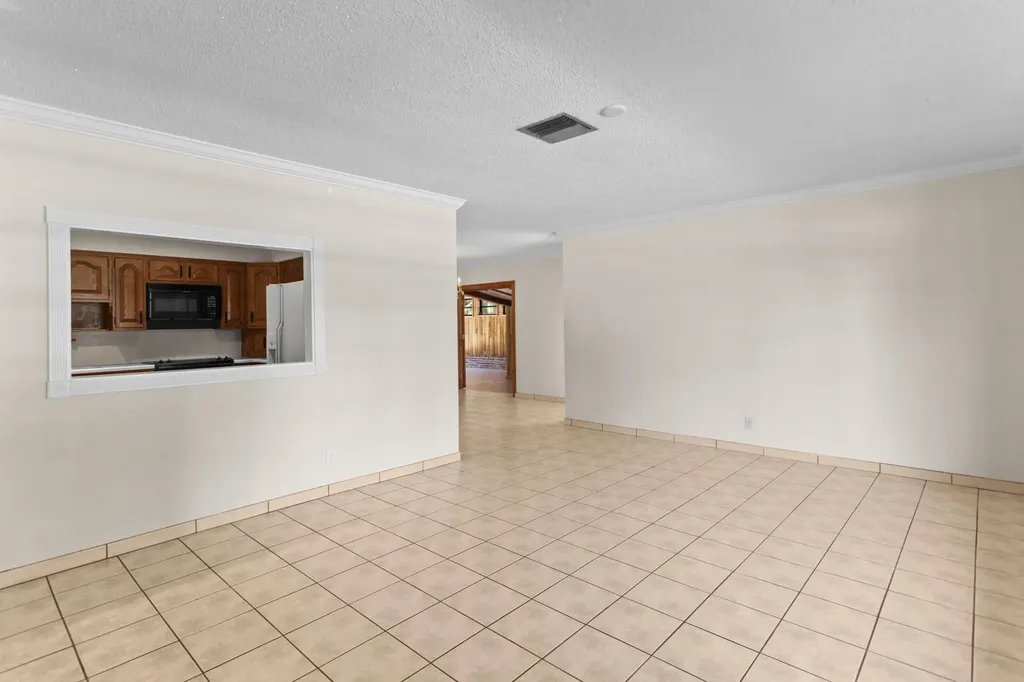 880 E Acre Drive Plantation FL 33317