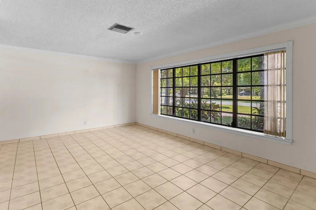 880 E Acre Drive Plantation FL 33317