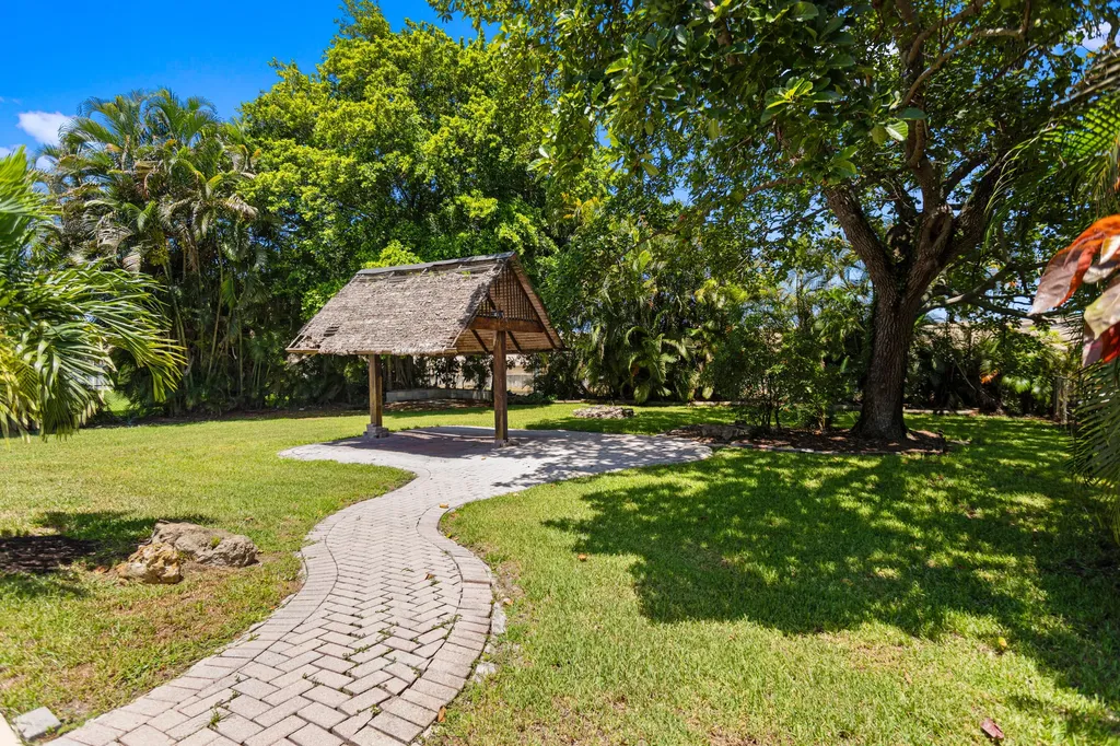 880 E Acre Drive Plantation FL 33317