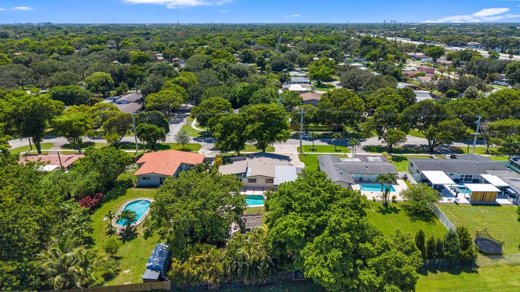 880 E Acre Drive Plantation FL 33317