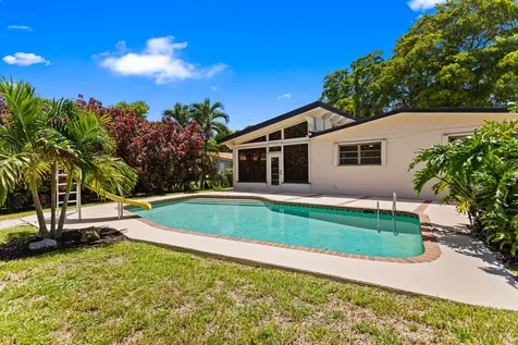 880 E Acre Drive Plantation FL 33317
