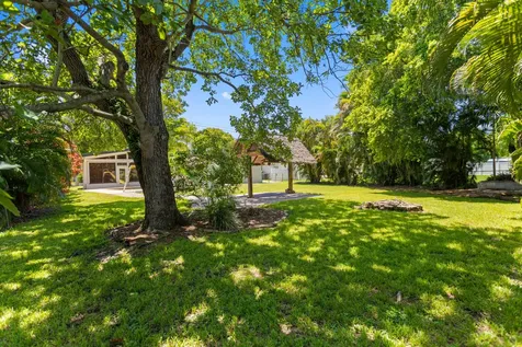 880 E Acre Drive Plantation FL 33317