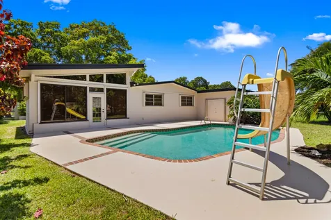 880 E Acre Drive Plantation FL 33317