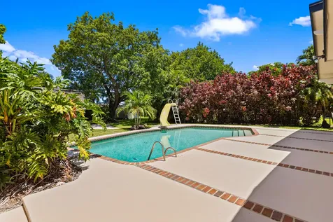 880 E Acre Drive Plantation FL 33317