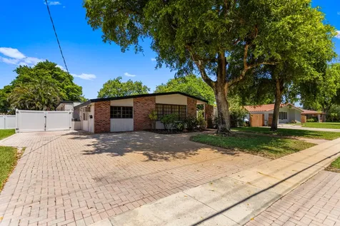 880 E Acre Drive Plantation FL 33317