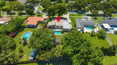 880 E Acre Drive Plantation FL 33317