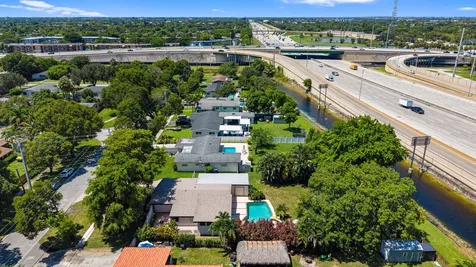 880 E Acre Drive Plantation FL 33317