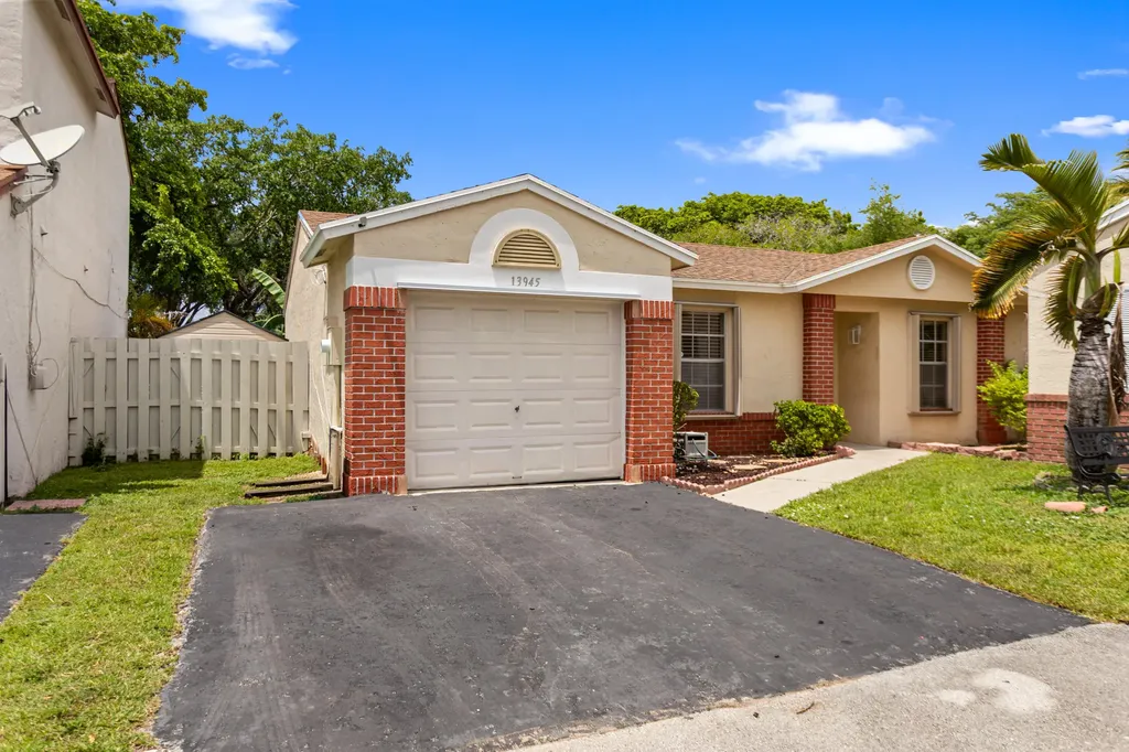 13945 Langley Place Davie FL 33325