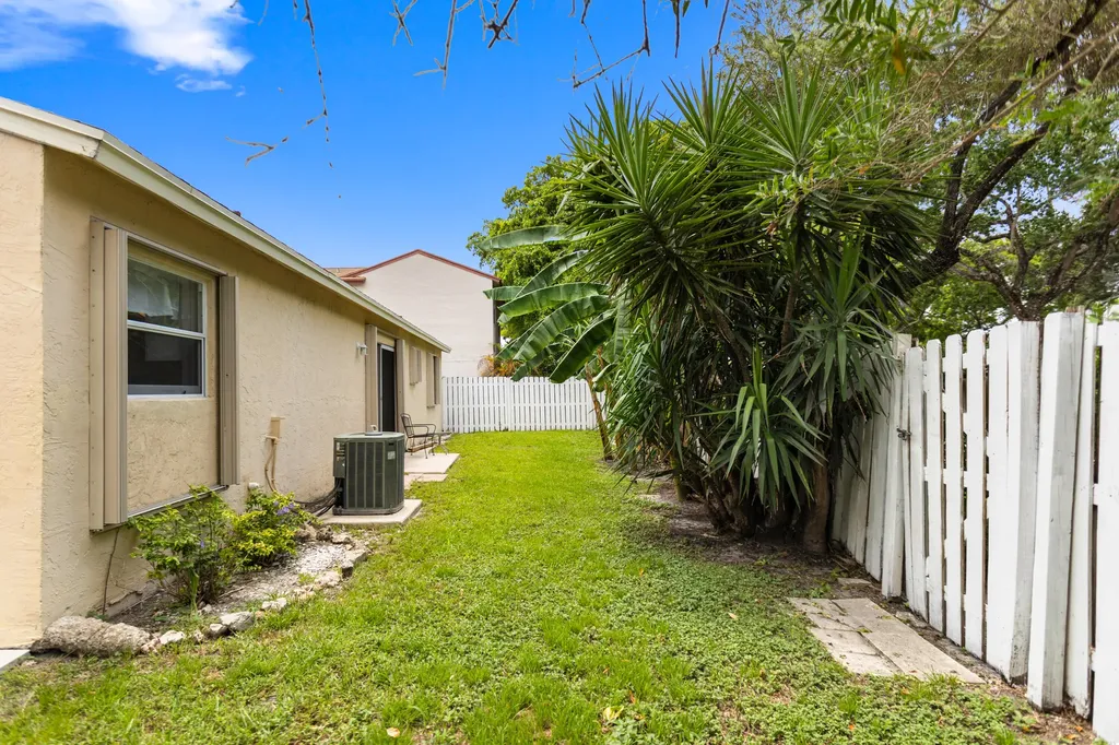 13945 Langley Place Davie FL 33325