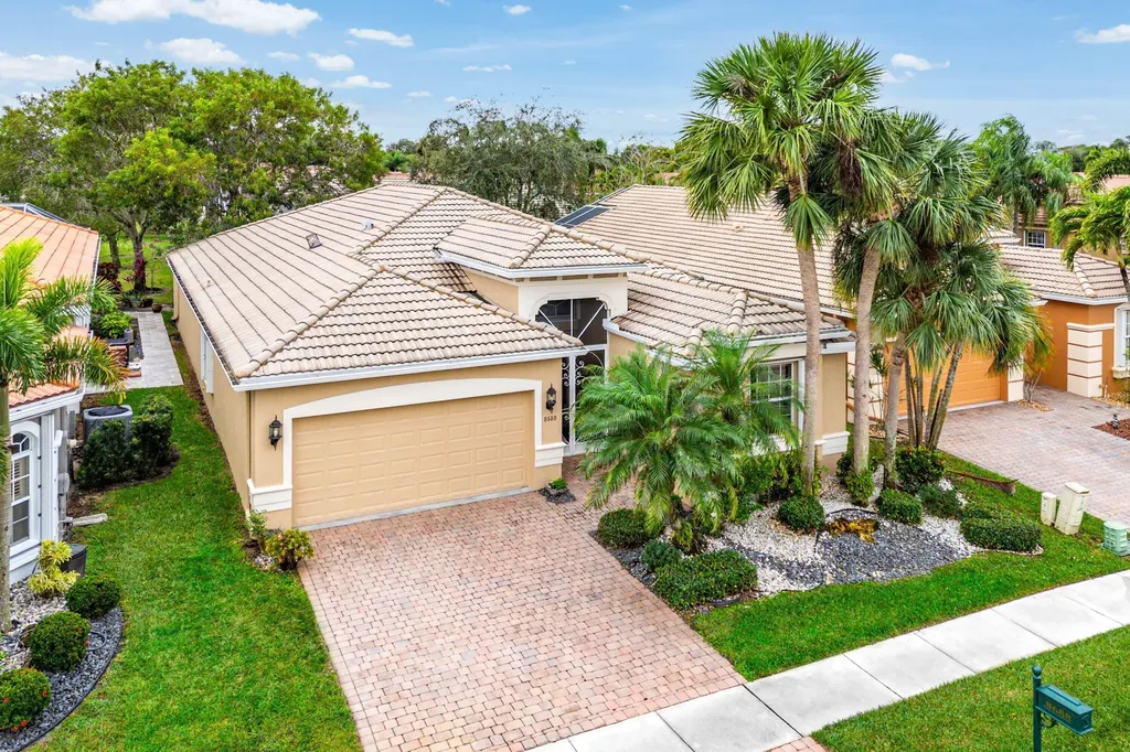 8688 Via Avellino Lake Worth FL 33467
