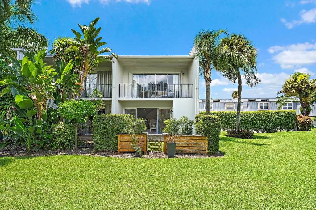 388 Golfview Road North Palm Beach FL 33408
