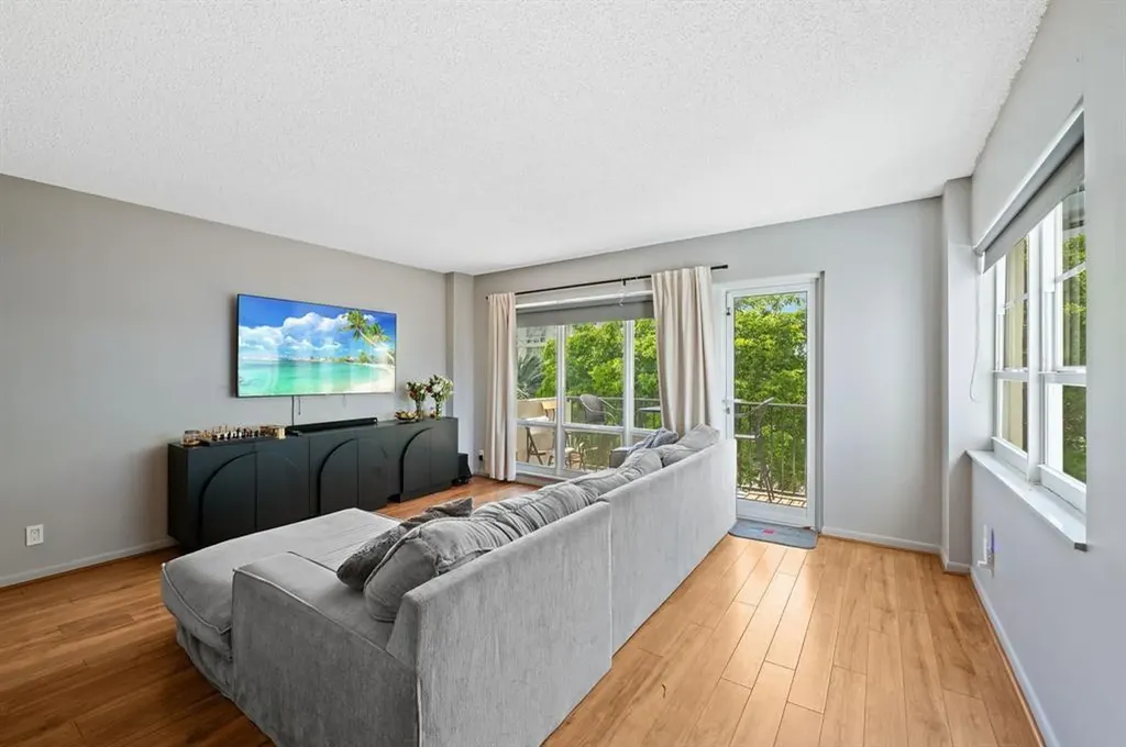340 Sunset Drive Fort Lauderdale FL 33301