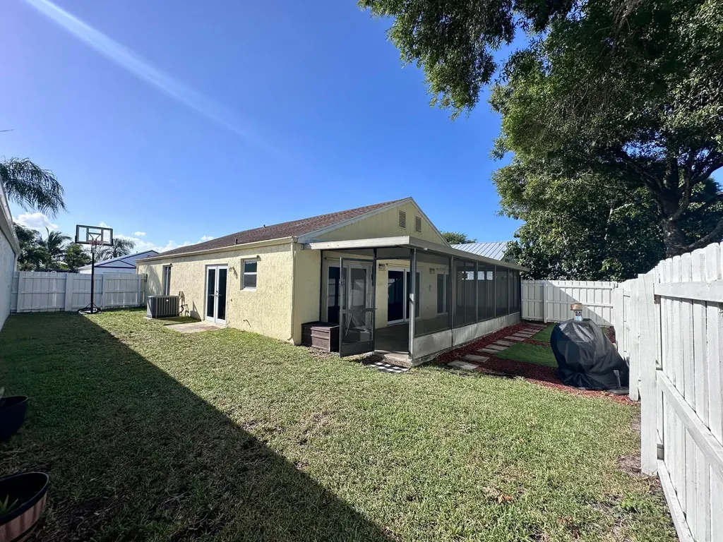 57 Buxton Lane Boynton Beach FL 33426