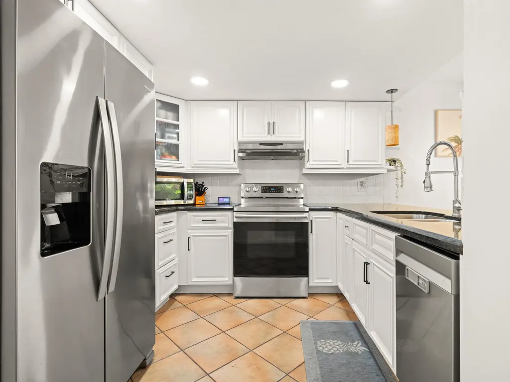 4206 SW 70th Terrace Davie FL 33314