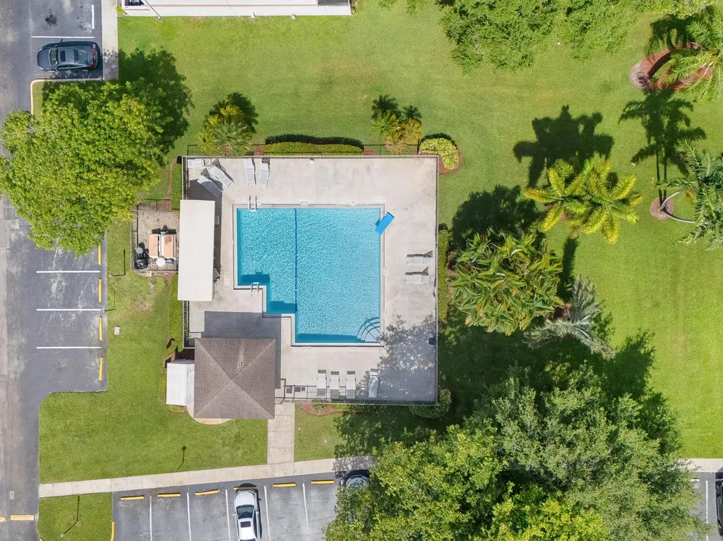 4206 SW 70th Terrace Davie FL 33314