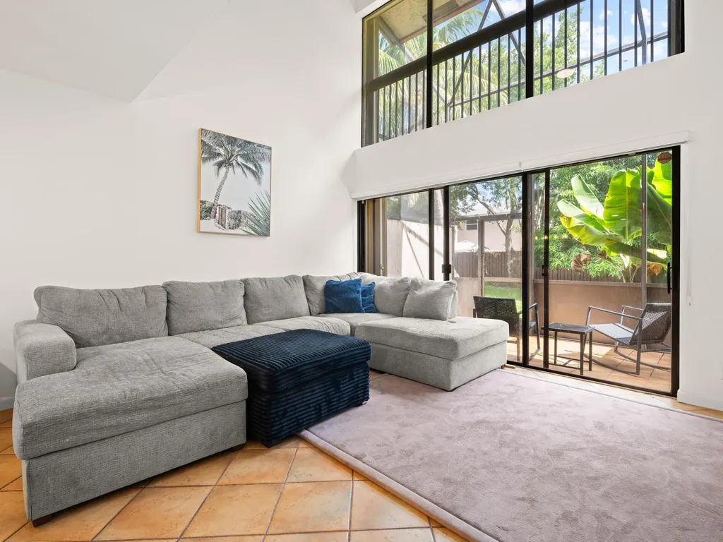 4206 SW 70th Terrace Davie FL 33314