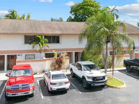 4206 SW 70th Terrace Davie FL 33314