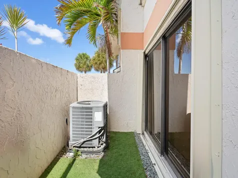 4206 SW 70th Terrace Davie FL 33314