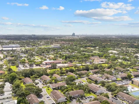 4206 SW 70th Terrace Davie FL 33314