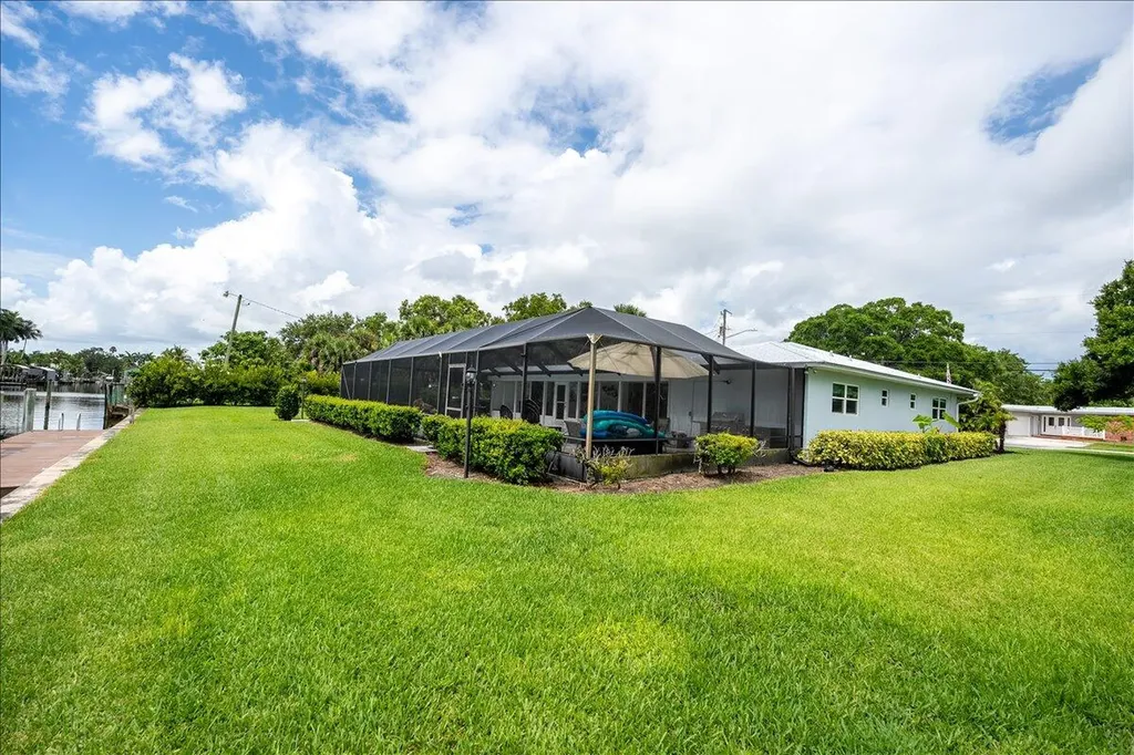 2066 5th Court SE Vero Beach FL 32962