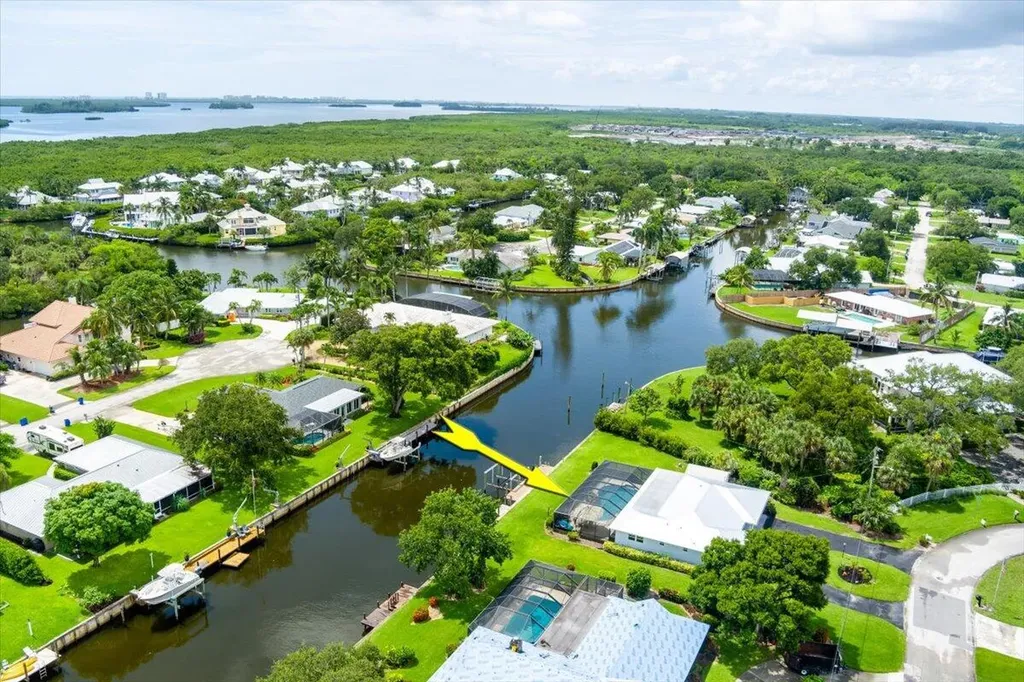 2066 5th Court SE Vero Beach FL 32962