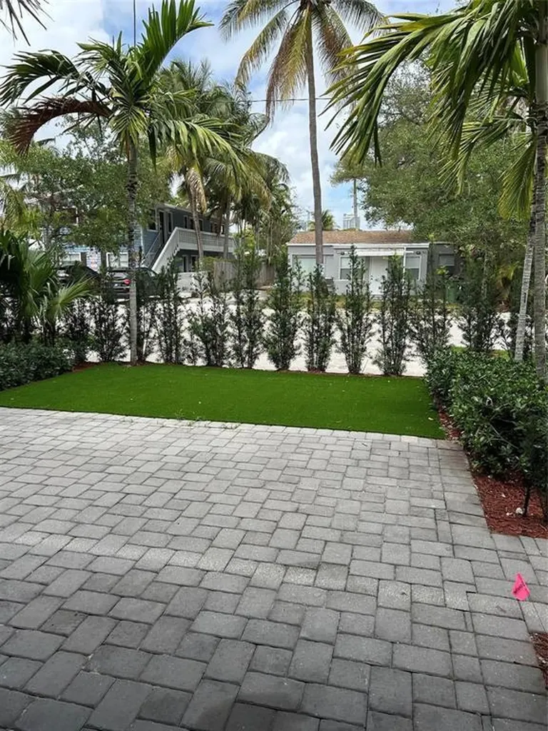 420 SE 16th Street Fort Lauderdale FL 33316