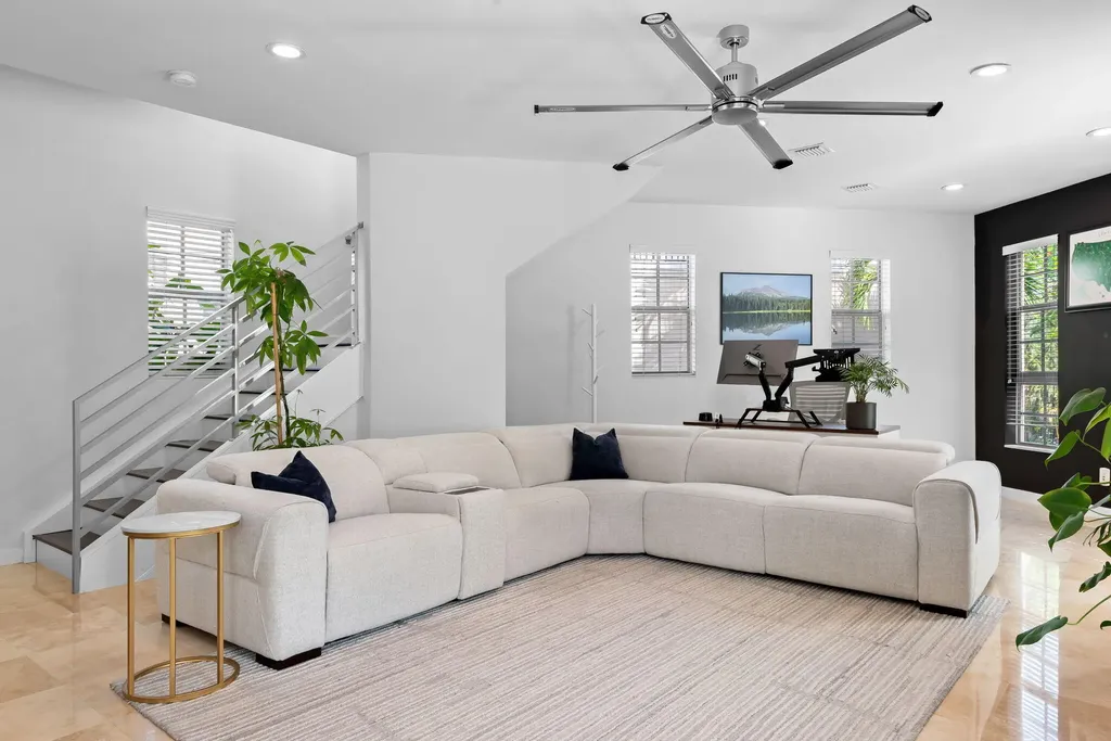 814 SW 10th Street Fort Lauderdale FL 33315