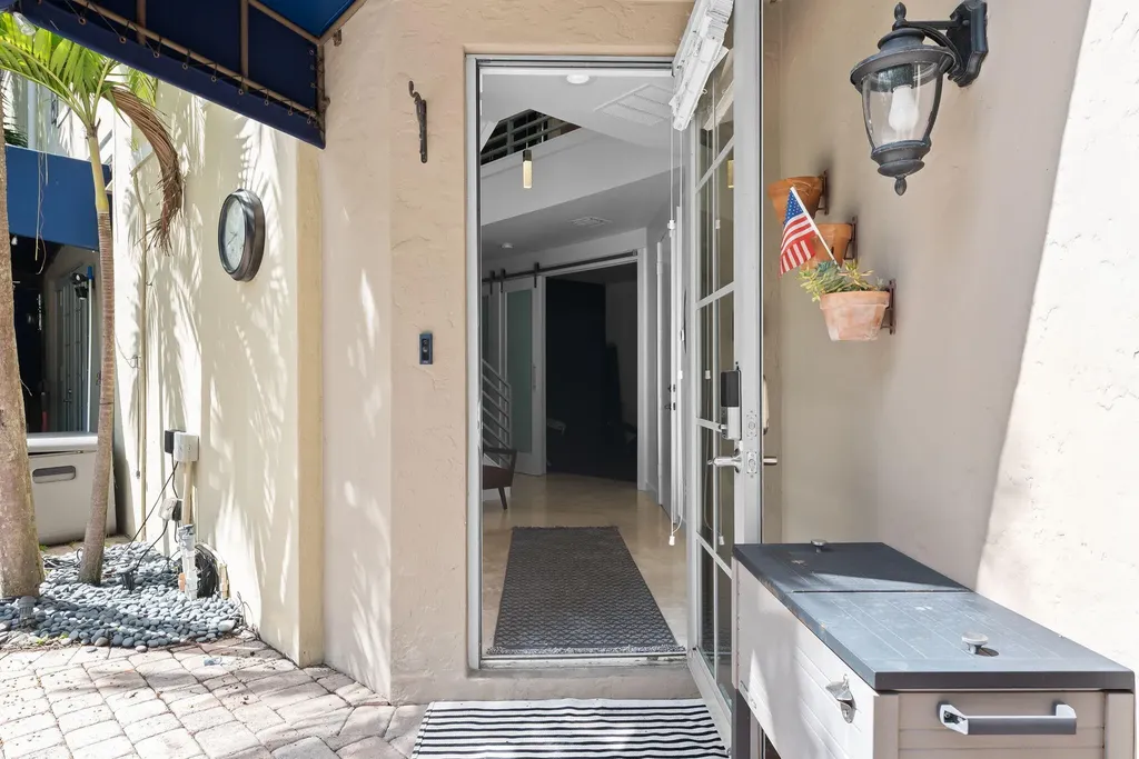 814 SW 10th Street Fort Lauderdale FL 33315