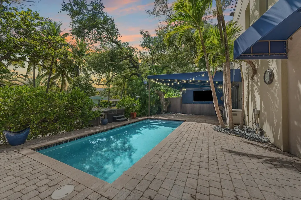 814 SW 10th Street Fort Lauderdale FL 33315