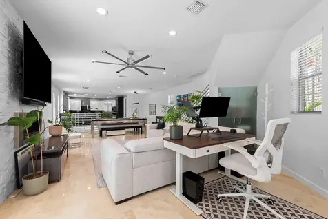 814 SW 10th Street Fort Lauderdale FL 33315