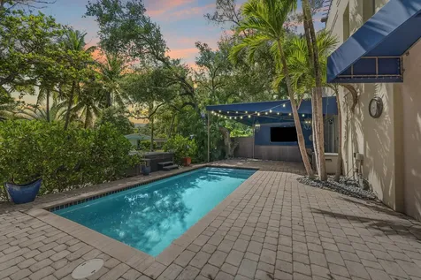 814 SW 10th Street Fort Lauderdale FL 33315