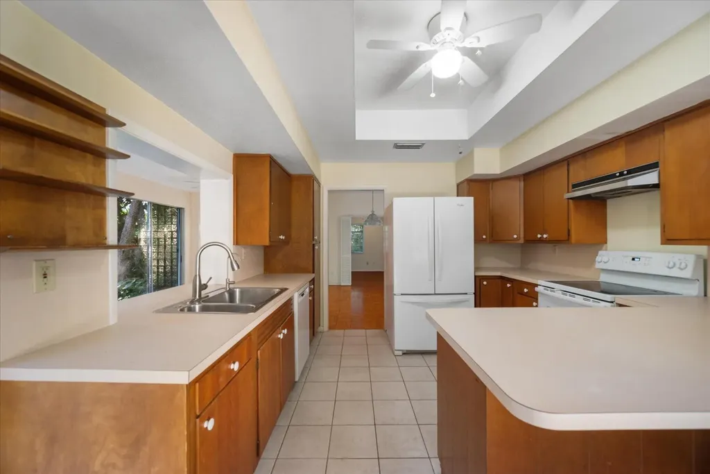 24/22 Via Lucindia Drive Sewalls Point FL 34996