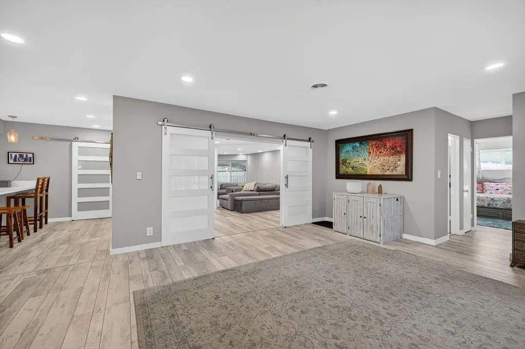 1570 NE 30th Place Oakland Park FL 33334