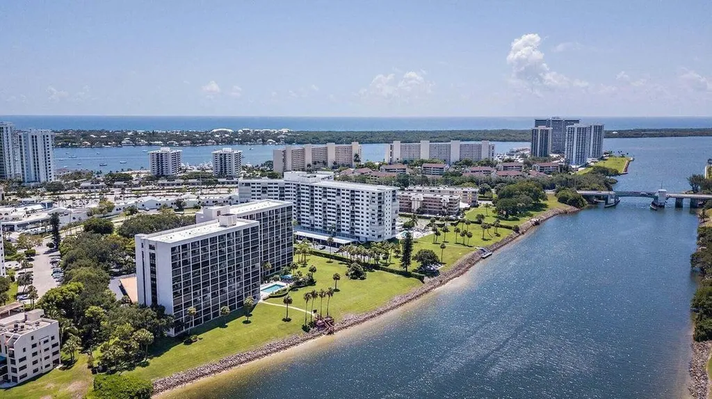 356 Golfview Road North Palm Beach FL 33408