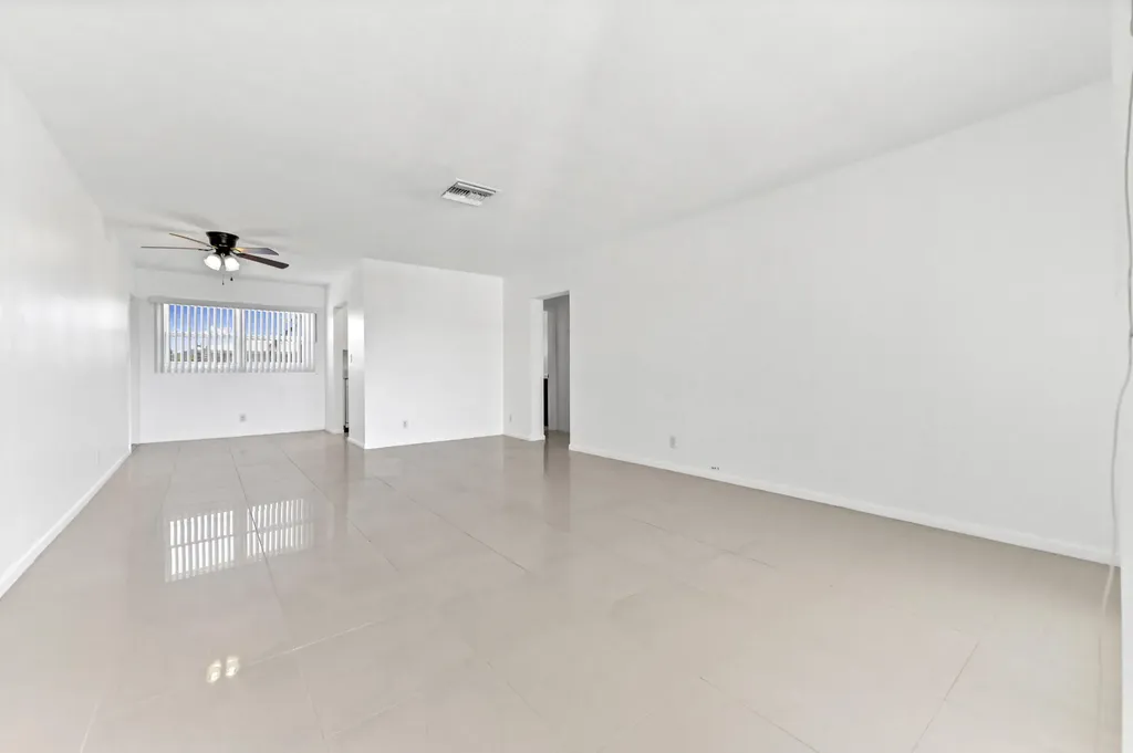 2755 NE 28th Avenue Lighthouse Point FL 33064