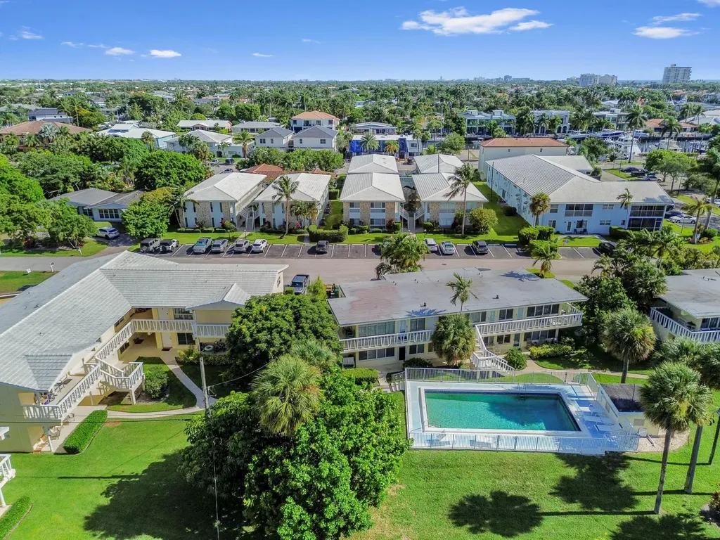 2755 NE 28th Avenue Lighthouse Point FL 33064