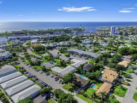 2755 NE 28th Avenue Lighthouse Point FL 33064