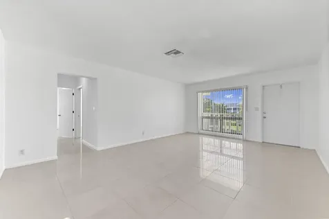 2755 NE 28th Avenue Lighthouse Point FL 33064